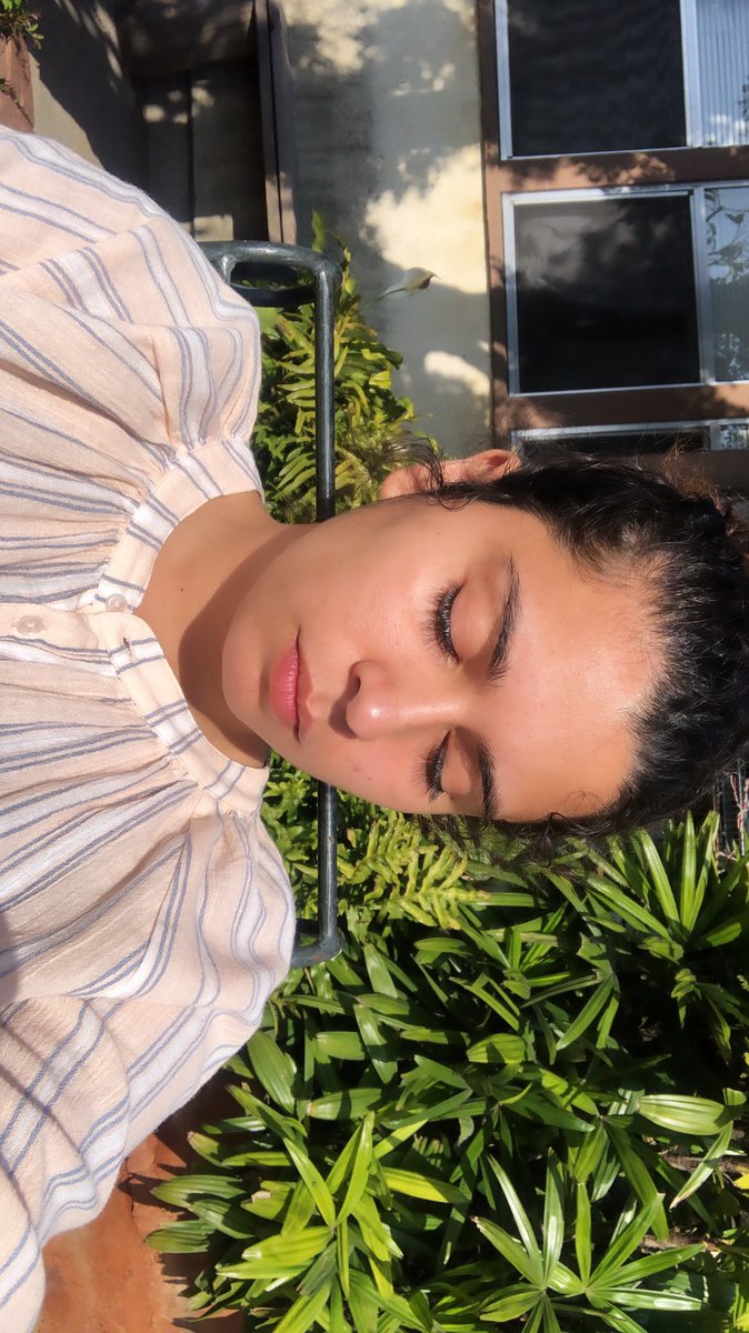 serafinadianne's tweet photo. Sun making a little darker every weekend #15mins #tanmeup #neednewfoudation #summervibes #bigforhead https://t.co/3umj4kY4a0