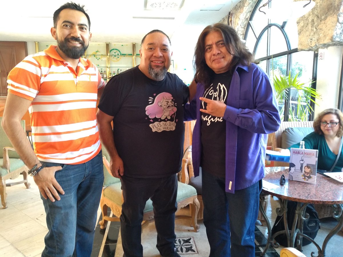 RicardoDPat's tweet photo. La tropa de @XookLibros con @monorama Bernardo Fernández BEF quien llegó a @la_filey a presentar el hermoso libro "Habla María". Muchas gracias a @OceanoMexico por su amabilidad y gentileza. @69Opichen  @TwiteroYucateco @SedecultaYuc @sandennis64 @DSuresteWeb @vive_mage https://t.co/eLpLXG39pK