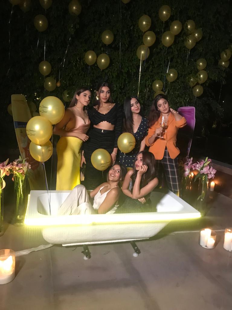 The bloggers had a blast last night. Here are the glimpses of the fun filled evening. #CosmoIndiaBloggerAwards2019 #Fiama
#DilKoDeLift #UpliftYourMood #ShowerGels <a href="/TheStyledge/">Santoshi Shetty</a> <a href="/sherryshroff/">Scherezade Shroff</a> <a href="/JuhiBGodambe/">Juhi Godambe</a> <a href="/AashnaShroff/">Aashna Shroff</a>