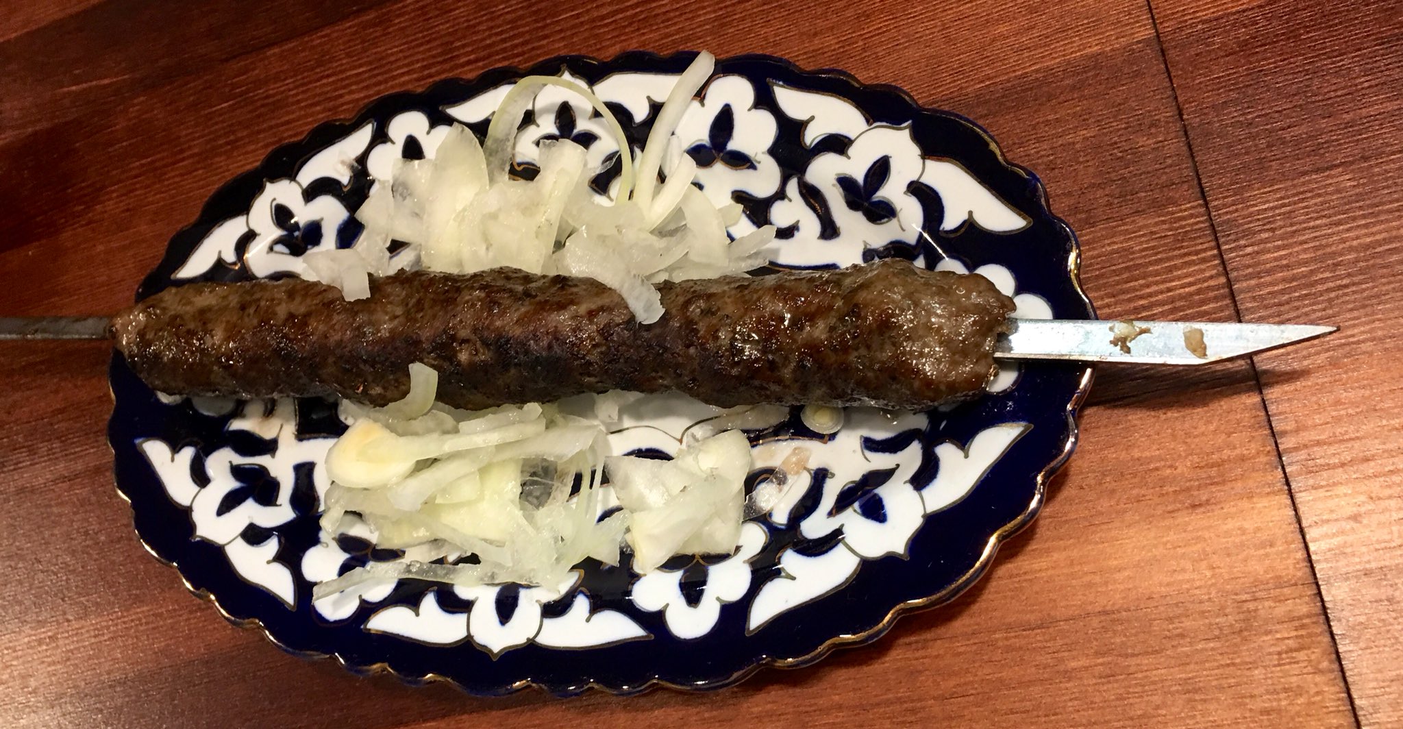カフェバグダッド En Twitter トーキョー ババスタン高田馬場の中央アジア料理 店 ヴァタニム でプロフ ペルシャの ポロウ を含め シルクロード沿いのコメ料理が欧州へ伝わり さらに日本にきてピラフになった 人参 ひよこ豆にも羊肉の脂がしみている ウズベク