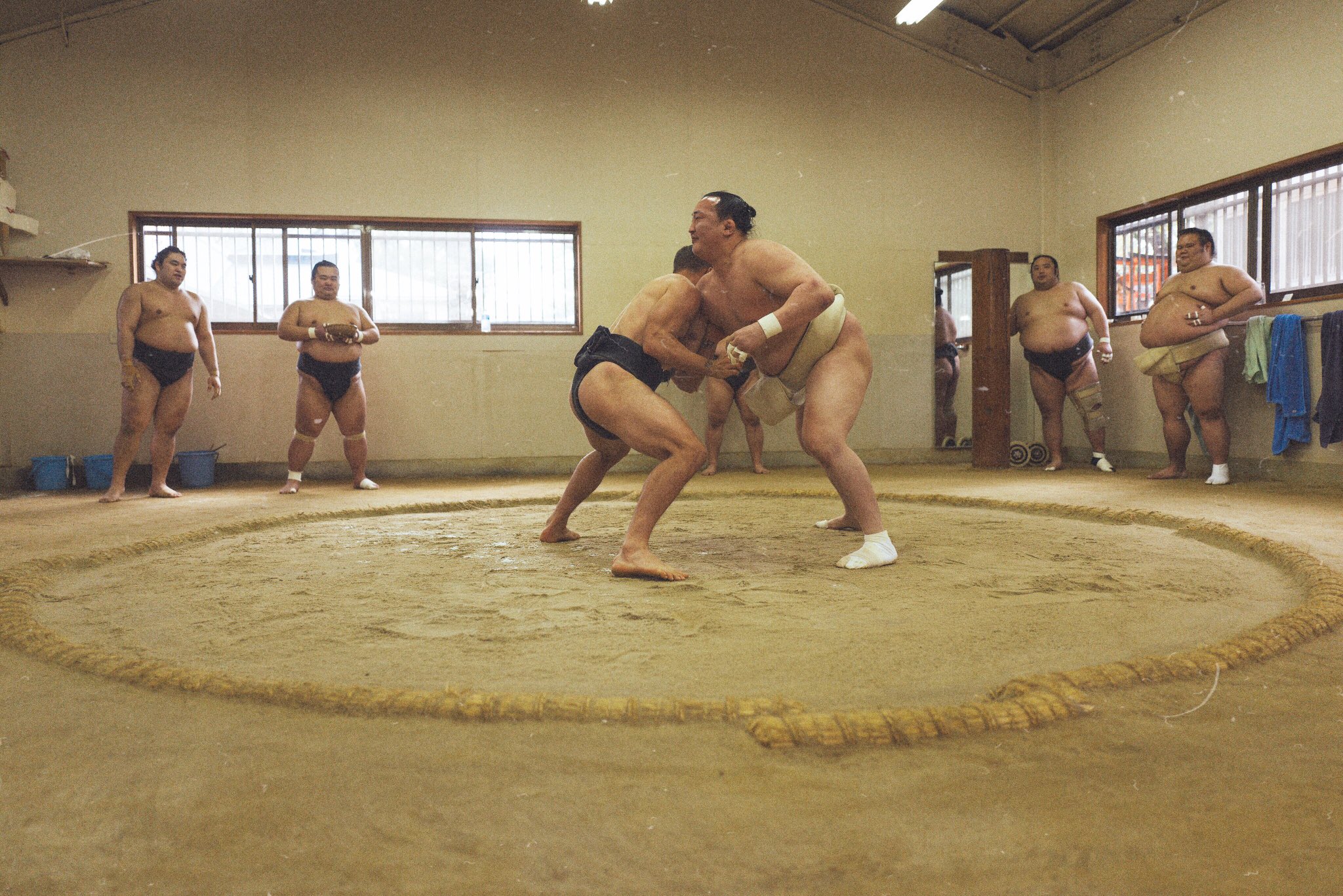 Lukas Podolski Com Don T Surrender Sumo Fight Japan T Co Yrplvslm0t Twitter