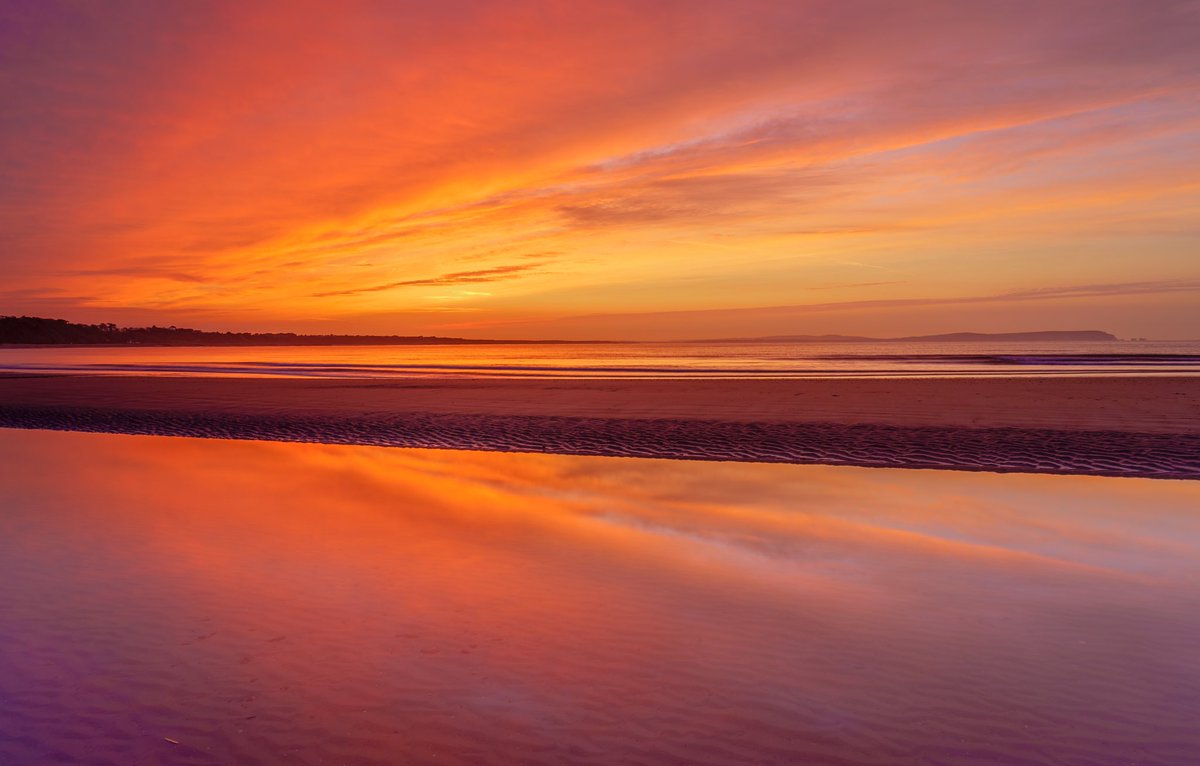 Steve_Hogan_'s tweet photo. Yesterday in Mudeford
#WexMondays 
#appicoftheweek
#sharemondays2019
#StormHour 
#EarthCapture  
#POWT 
 @VisitBritain #fsprintmonday @TheNoisyLobster @ca_accountants @HollyJGreen https://t.co/QlRqtj9iJs