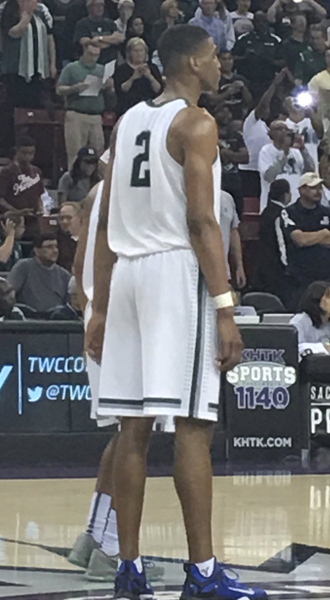⁦@kennywootenjr⁩ At Arco Arena when ⁦<a href="/buffsbball/">Manteca Basketball</a>⁩ won the Division Championship in 2016!  Such excitement then and now with ⁦<a href="/OregonMBB/">Oregon Men's Basketball</a>⁩!  Keep playing hard and good luck in ⁦@marchmadness⁩!