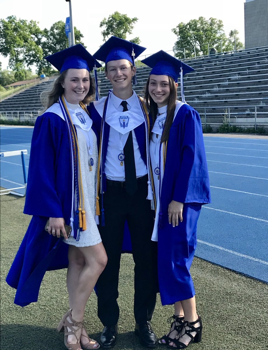 kcheeseman4's tweet photo. Happy birthday @Mcgregor03Mike !! I hope you had a great day and thanks for making my best friend happy🎉 I’m excited to continue 3rd wheeling you guys! https://t.co/wq4kJA3ET8