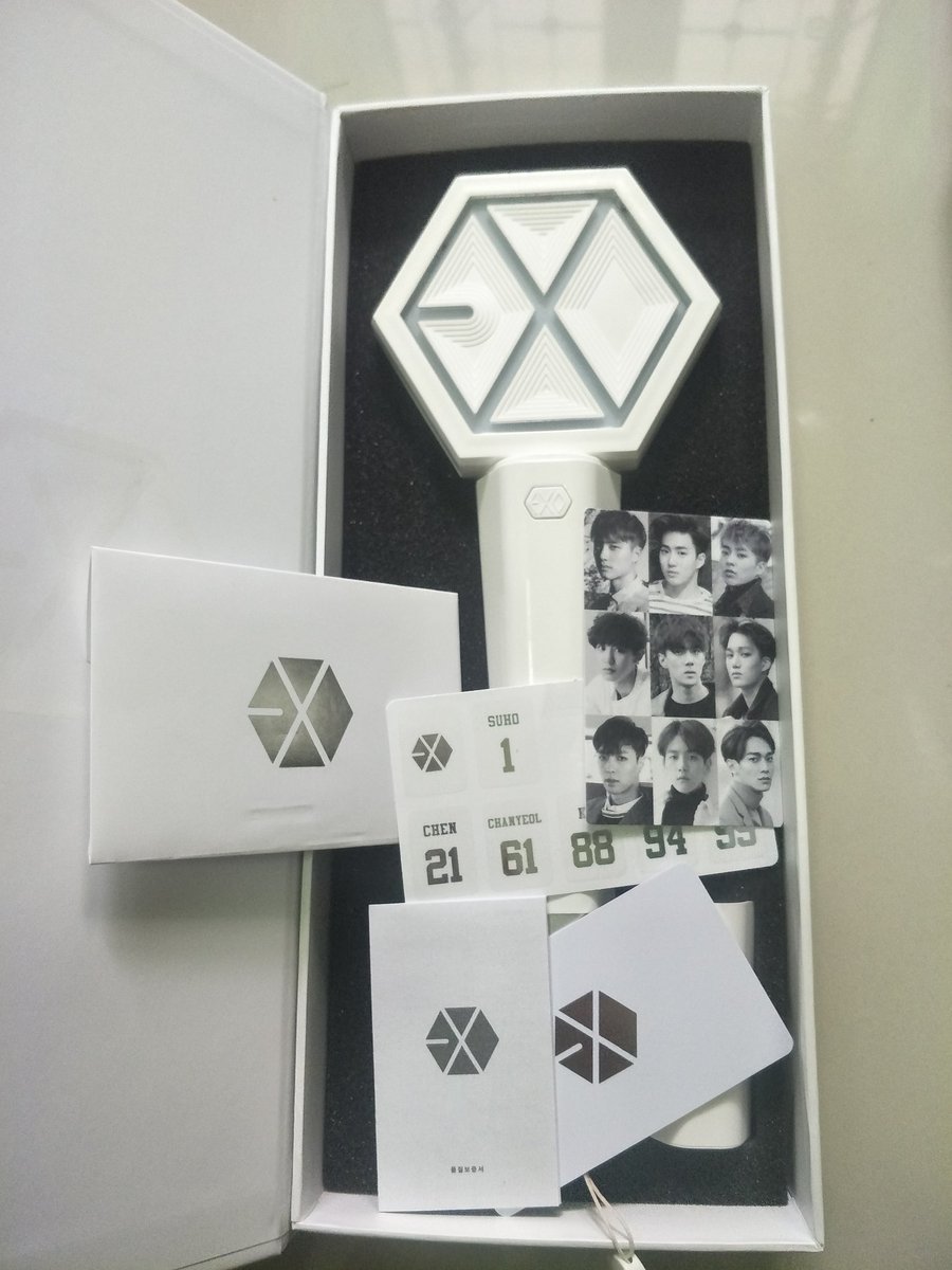 thisisIiphone's tweet photo. ขายแท่งไฟ EXO ver 2 ⭐
900.- มีของครบ สภาพไม่มีรอย มีสติ๊กเกอร์แบคฮยอนใช้ไปแล้ว 1 อัน นอกนั้นครบค่ะ #แท่งไฟExo #ตลาดนัดEXO #ตลาดนัดnct แท่งไฟ https://t.co/k1kyKlhvJW