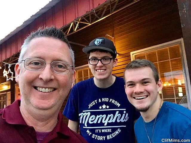 ClifWithOneF's tweet image. Multigenerational HU Friendships (83/365) #dailyphoto #365cm #hardinguniversity #friends #campustour ift.tt/2CBs6f3