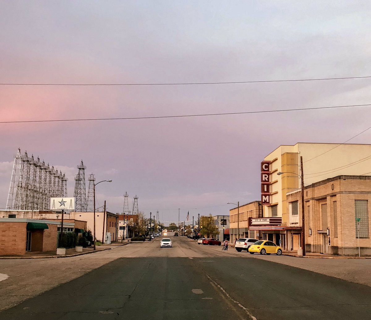 KilgoreMainSt's tweet photo. It’s the end of the first weekend of spring, and it was sure a pretty one in Historic Downtown Kilgore!🌤 #historicdowntownkilgore #spring https://t.co/ygC2wwej70
