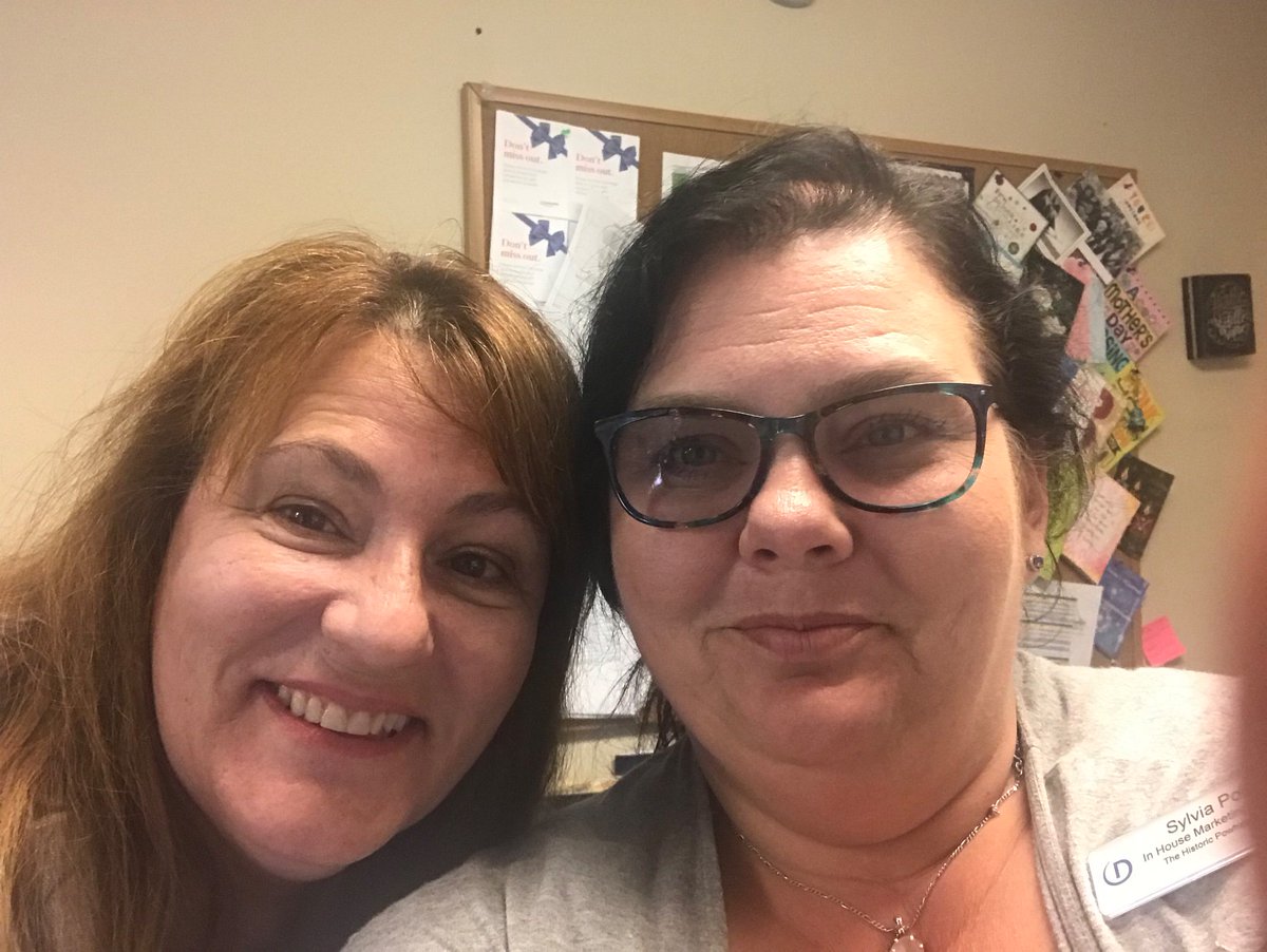 Sylpottle's tweet photo. This wonderful leader brought so much sunshine to my day! So happy to see your smiling face Erin thank you for making me feel so special and spending time with me! You are amazing #ILoveUs #RelationsMatter #Leader @erinsouthpark
Perfect End to a big weekend. https://t.co/RLDSiJjKdj