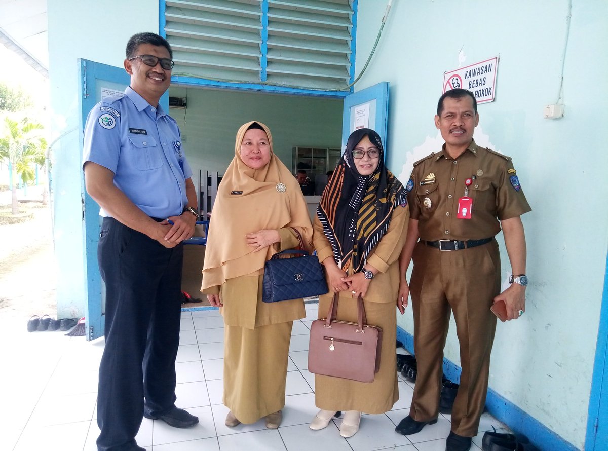 Supm_Bone's tweet photo. Kedatangan tim peninjau #UNBK @Supm_Bone dari Dinas Pendidikan #Sulsel dan #KabBone
@brsdm_kp @Pusdik_KP @NurdinKasim001 @rafi_ohorella @soghirun @alwi_mulato @SammaZaenal @AhmadAngka https://t.co/qfdnZKGdYf