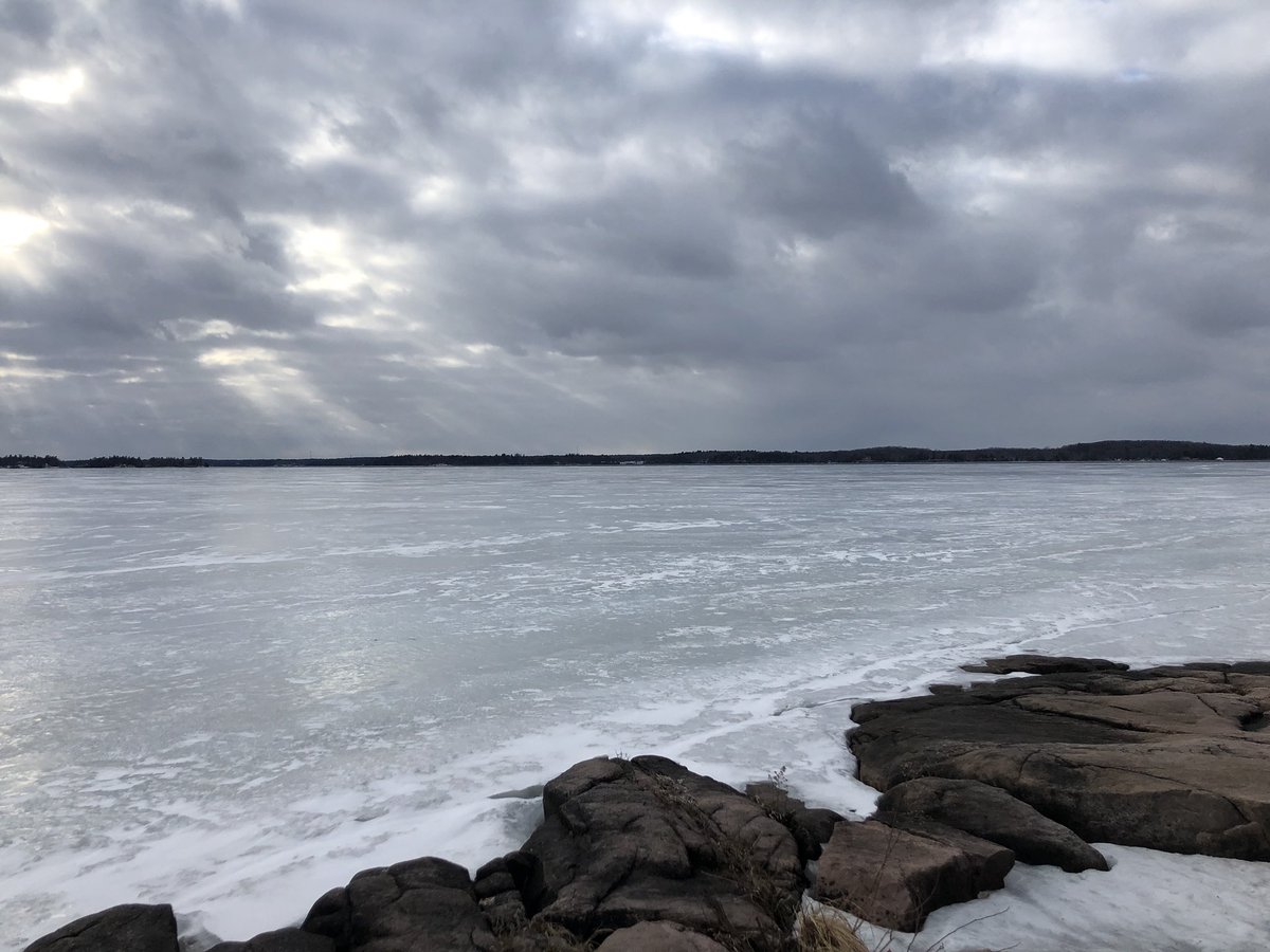 Marcus_Wolf2016's tweet photo. Even when the River freezes over, the 1000 islands retain their majesty. Photos taken last week at Kring Point State Park. @NYstateparks. #naturelovers #explore https://t.co/JXfwShMsYe
