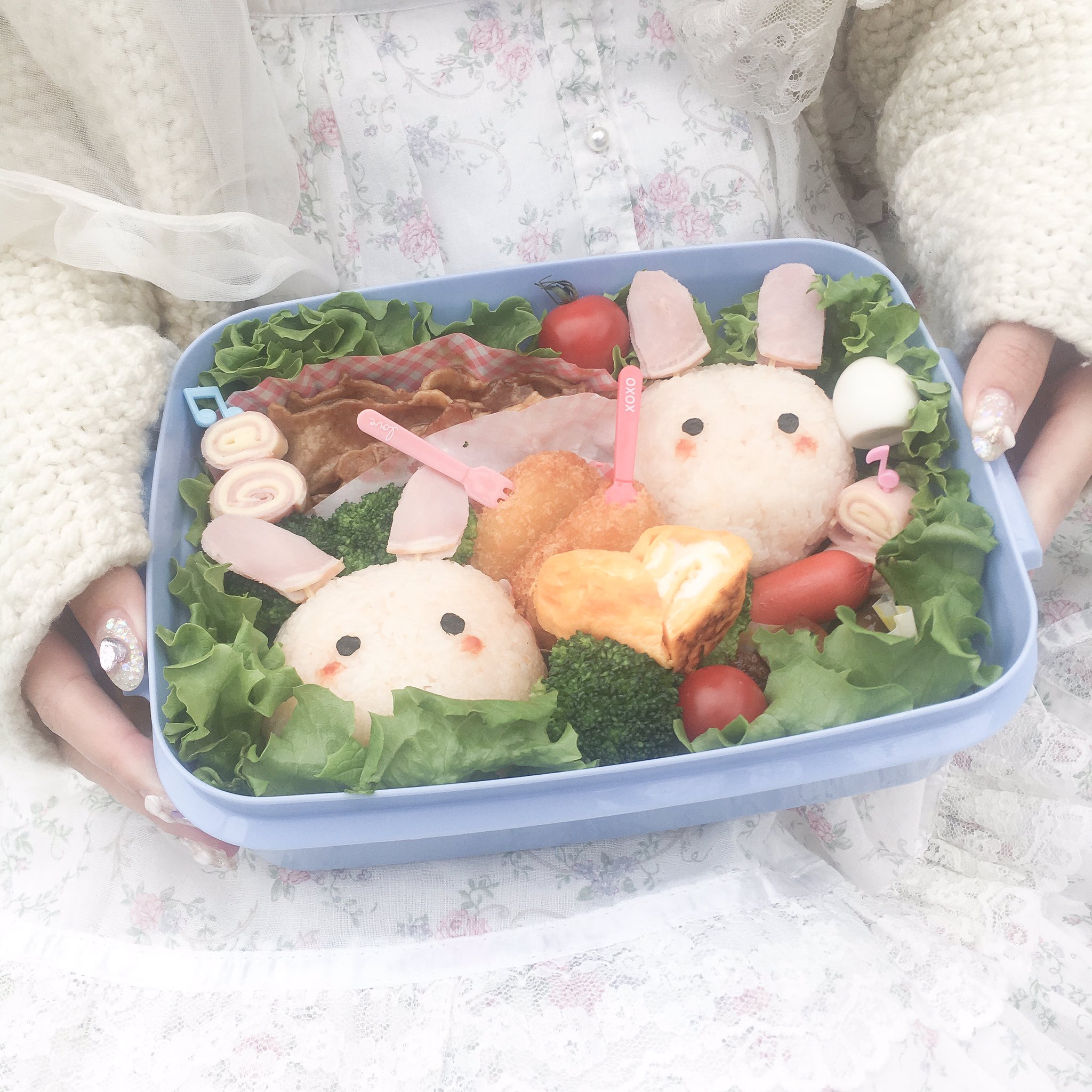 くるみるく こちらが本日作った お弁当とデザートです 日が出てないし桜もないから ただの寒いピクニックになった また来週お花見リベンジだ 笑 くるみるく こちらが本日作った お弁当とデザートです 日が出てないし桜もないから ただの寒いピクニックになった また来週お花見リベンジだ 笑