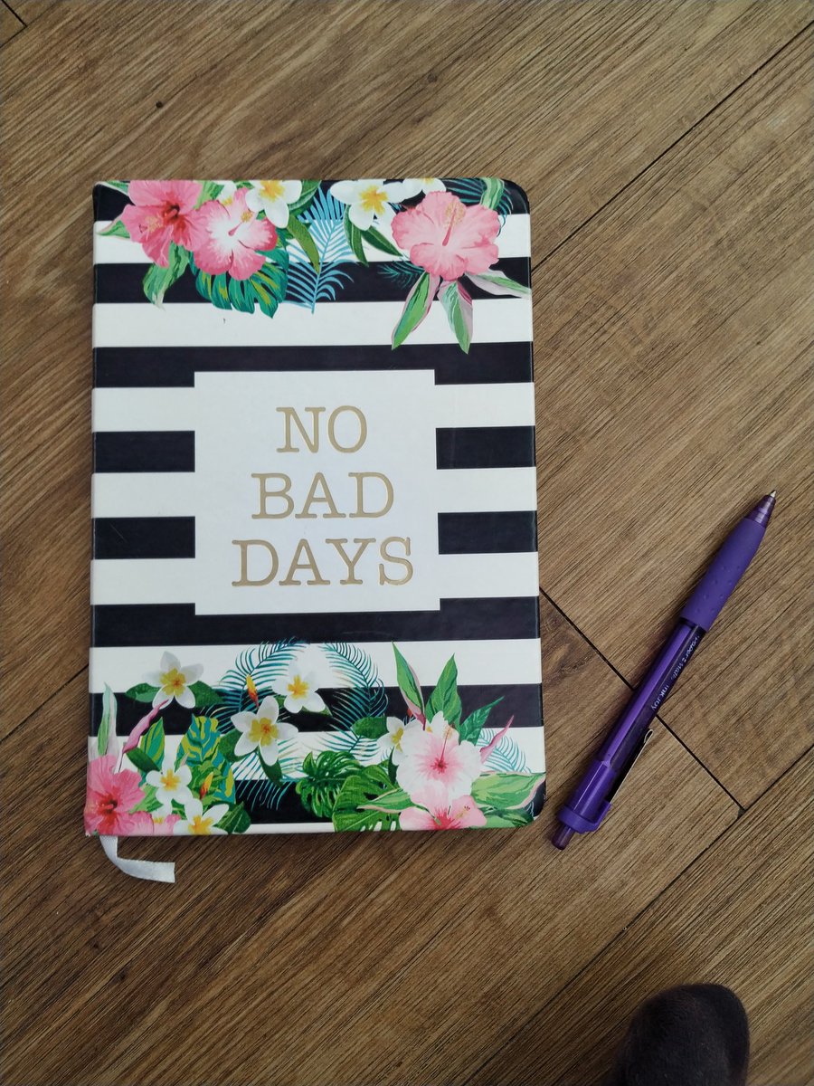 athirahmustaffa's tweet image. Amongst my routine these days. COD/postage pending untuk record for the previous 2 weeks. Pagi dah makan nasi, so tgh hari rehat kat station Shell terdekat utk buat record. Malam dah penat asyik tertidur jea #doublejob #demimenghalalkanmu #kumpulduitkawin