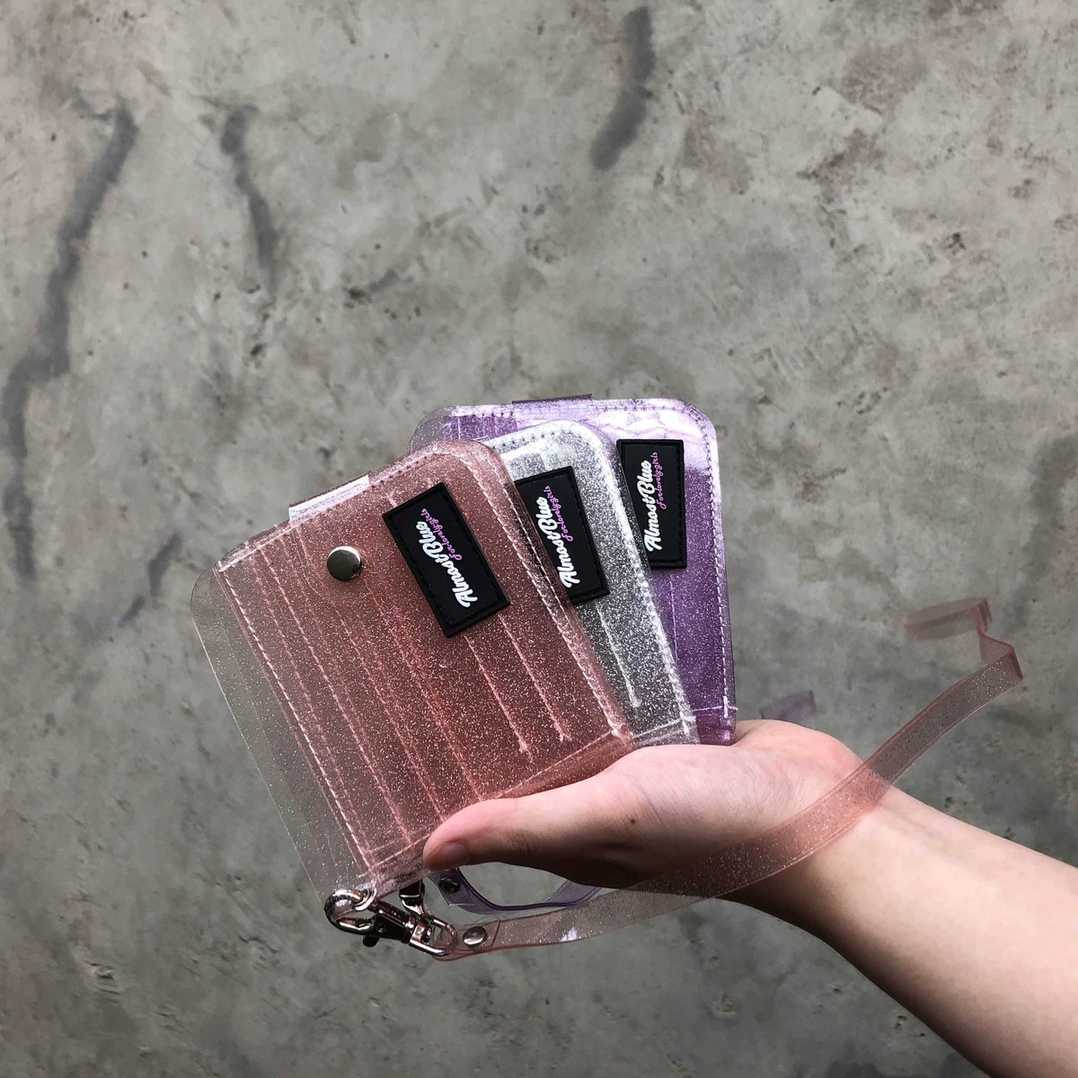 minjinnie03_'s tweet photo. [HELP RT]
almost blue transparent wallet
Open 3 slot only!!
Colour; white/pink/purple
ETA; 1-4 weeks after slot already full
Rm32 each
Postage rm8 wm/rm12 em https://t.co/7uF4uFiwCY
