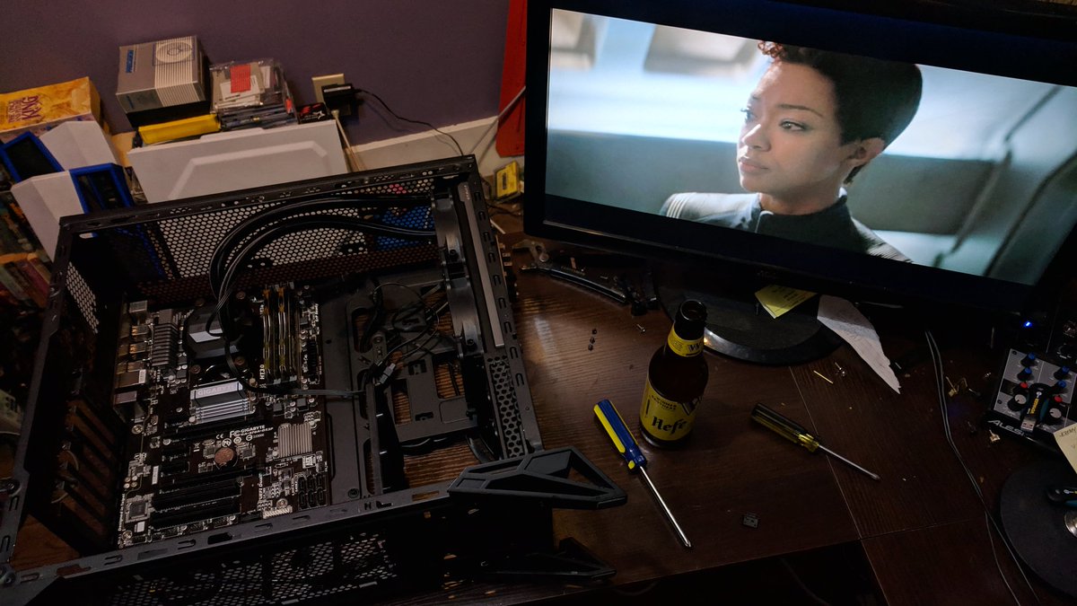 awnryrogue's tweet photo. #StarTrekDiscovery #pcbuild #hefe https://t.co/ETJ4To4lbG
