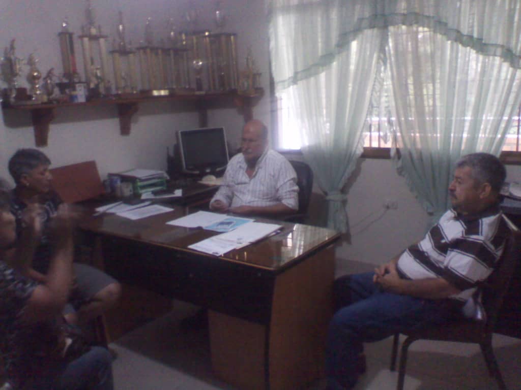 clapmariscal17's tweet photo. #VenezuelaRepudiaElTerrorismo #SoyComunicadorClap Se realizó visita por parte del Clap Mariscal a linia palmira para plantear la problematica del trasporté en nuestra comunidad de toiquito y posibles soluciones @carvajalalfred1 @NicolasMaduro @GMAS_Tachira @GuasimosClap https://t.co/55788okzhe