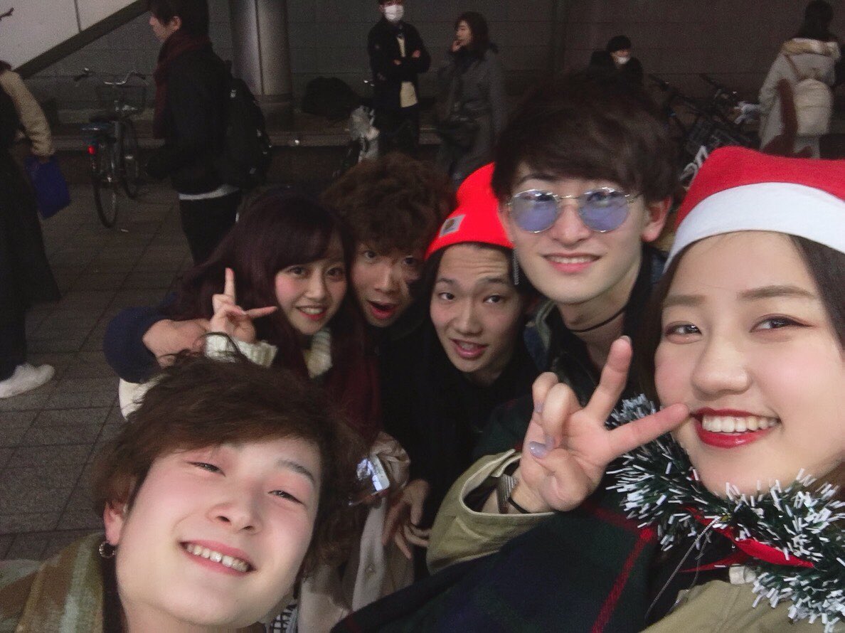 Usbaske's tweet photo. 「忘年会、クリスマス会」
みんなでビンゴ大会して盛り上がりました！景品もあって最高でしたね🥰
 #春から北里 #北里大学 https://t.co/kVYgQ862JQ