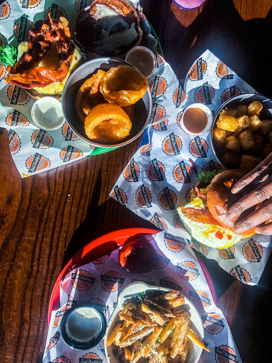 Kaydenmade's tweet photo. @BadDaddysBurger 🤤🤤 this burger was the best
 🎥 @Kaydenmade https://t.co/hBarJlu4KP
