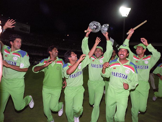 TheRealPCB's tweet photo. #OnThisDay in 1992, Pakistan won the @cricketworldcup 🏆 ! @ImranKhanPTI led Pakistan 🇵🇰 to a 22 run win over England in the final at the @MCG 🏟. https://t.co/zLa7uWSP7O