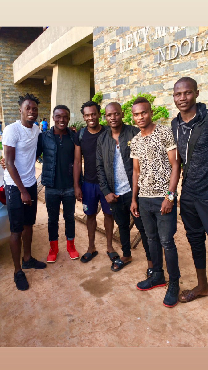 Jmarkmakwata's tweet photo. You never walk ⚽️🔥👊🏾alone#youneverwalkalone#kenyanfootball#bolayapazed https://t.co/6SYmpqSqOa