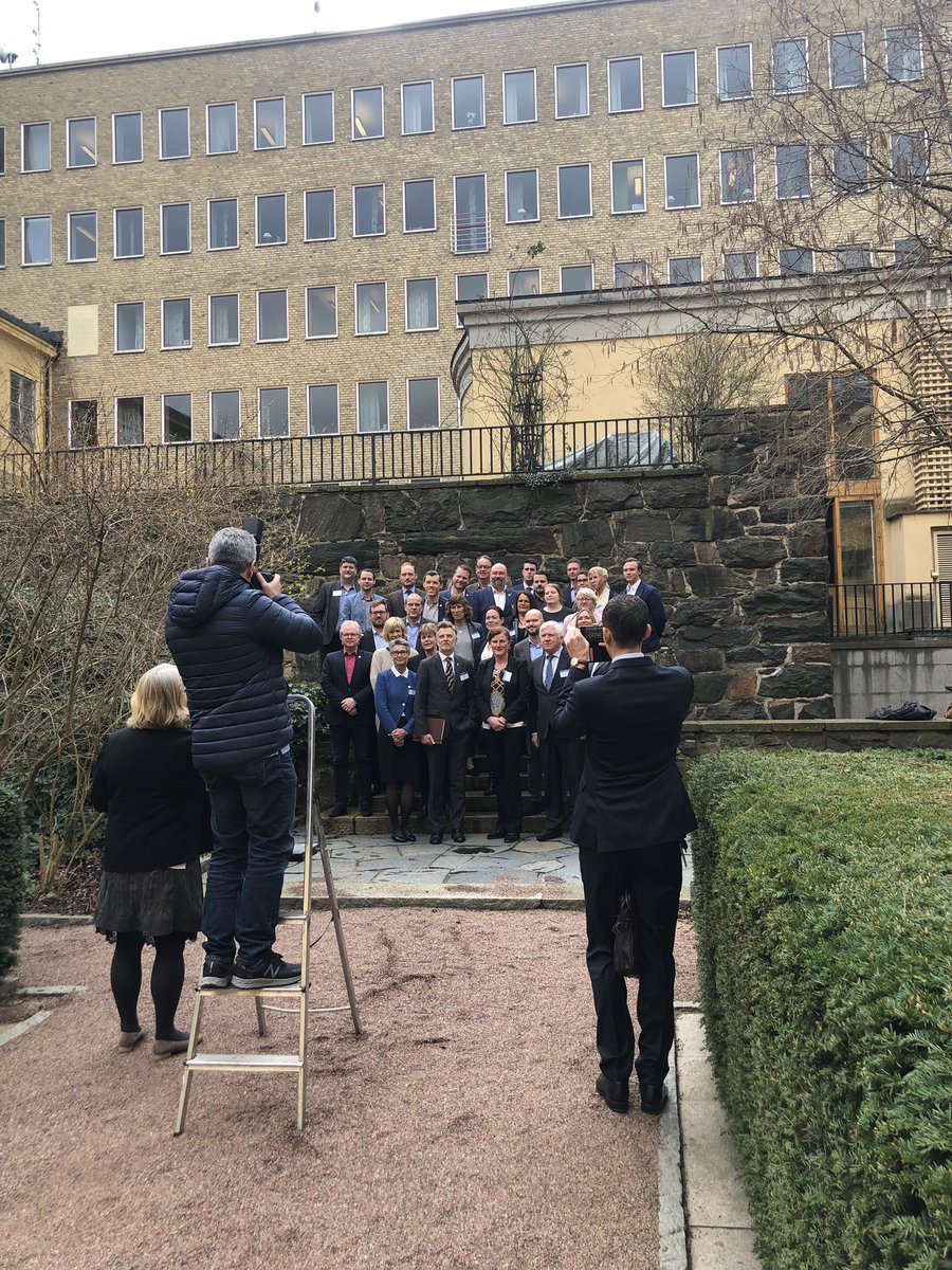 Familjeporträtt med våra västsvenska beslutsfattare <a href="/vgregion/">Västra Götalandsregionen</a> <a href="/Sverigesriksdag/">Sveriges riksdag</a> #utvecklingvästragötaland