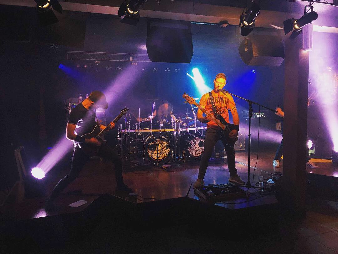 Showken Peer #metalcoreband #melodichardcore #metalcore #royaljake #theothersidepeer #metalcore #poutrelfest #brutalexposure #metal #metalhead #show #live