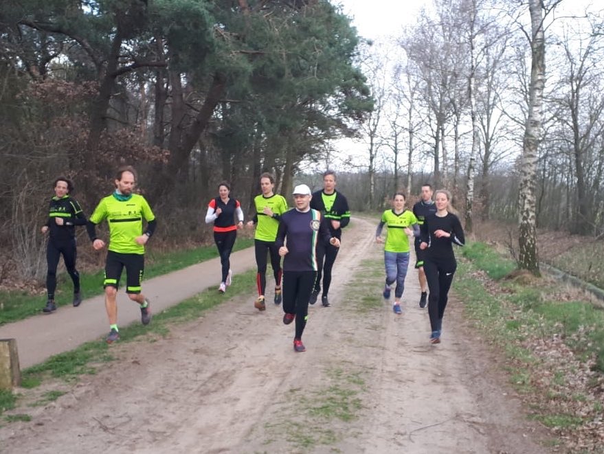 UtrHeuvelrugTri's tweet photo. Vandaag genieten we na v 1e #UHTT trainingsweekeind ooit!
#heenfietsen —> enkeltje #Doorn - #Denekamp
#heuveltjesfietsen —> parels v Twente / D
#grensloop —> incl wat #bodyboost / #bodybooz
#zwemmen —> in de Dinkel
#bricks —> met ijs na
@Teamcompetities - here we come! https://t.co/kVwwH0fmyr
