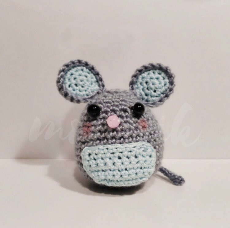 monwikstore's tweet photo. NOVEDAD‼️https://t.co/QgWUuDwTOi ~Regala este #Ratón a los+peques.Podrán dejar su 🦷 en su bolsillo y, así, el #RatónPérez lo encontrará sin problema!
#Monwik #Decoración #HechoAMano #ATuGusto #Único #Diferente #Original #Personalizado #Boda #Bautizo #Comunión #Crochet #Regalo https://t.co/hcDeDhOlfR