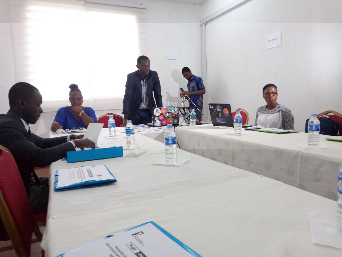 FatimBlog's tweet photo. Après le mot d'introduction du représentant de l' @IPAO M Donatien Kangah, présentation des participants, évaluation des besoins et attentes des participants, la première session thématique débute.
#civ #anb #fatimblog #SheisthecodeCommunity
#femomedias https://t.co/l7EEF4oSy2