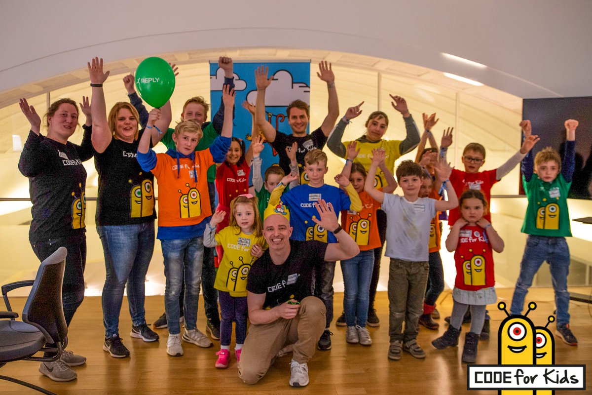 ReplyCode4Kids's tweet photo. Last week #replycodeforkids went to Munich 🇩🇪 with a very special task: turning the children into #Alexa Quizmaster! 🧙 
Here are some pics 📸 of this great afternoon! https://t.co/7lq0NHiGTo
