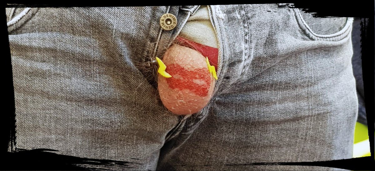 Sigo labrándome una carrera como #cosplayer. Hoy soy #flash, el personaje de <a href="/DCComics/">DC Comics</a>. 
<a href="/eccediciones/">ECC Ediciones</a>, podeis hablar con mi representante para firmar en la próxima Comic con. #cosplay #comic #superheroes #egg #eggpower  #justice #crimefighter #makeup