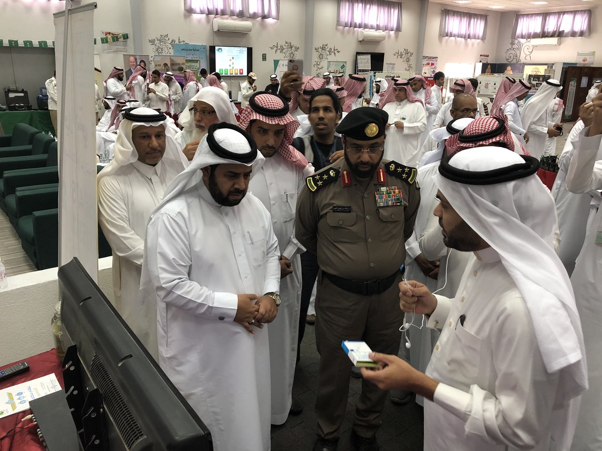 المساعد للشؤون التعليمية د/فهد الزهراني يُشرف المعرض الختامي لإدارة الإرشاد والتوجيه بـ #تعليم_مكة بحضور عدد من ممثلي الجهات الحكومية بالعاصمة المقدسة
حيث بلغ عدد المحاضرات التي نُفذت في مدارس مكةخلال ثلاث سنوات411 محاضرة استفاد منها أكثر من 126 ألف طالب و81 معلم وإداري