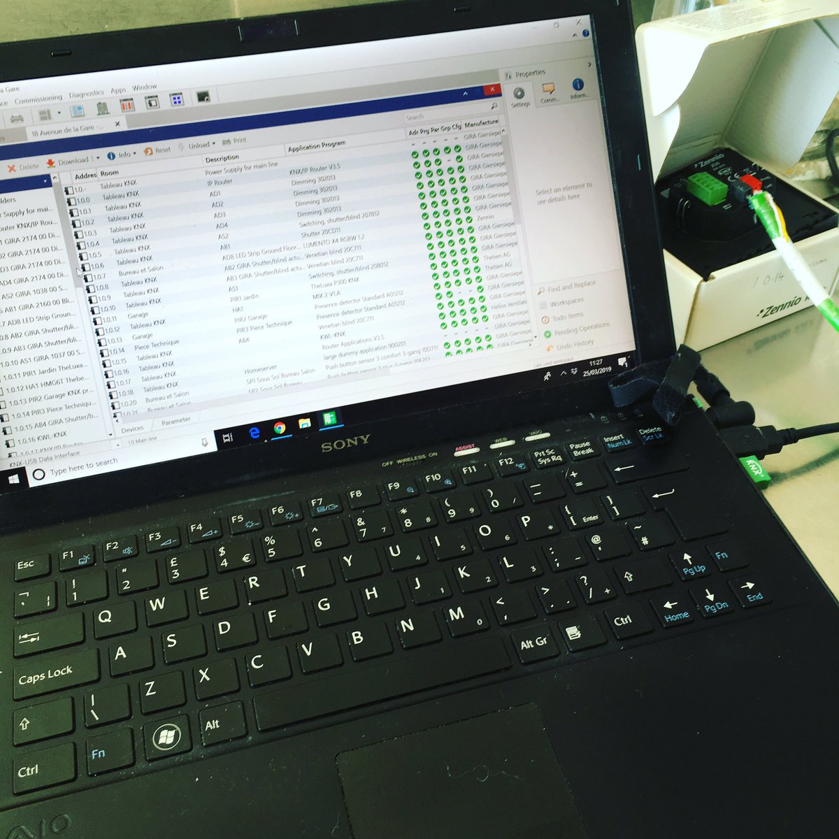 HelloDmoti's tweet image. En mode programmation aujourd’hui chez Dmoti #knx #knxprojects #smarthome #maisonintelligente @KNXassociation @Gira @Theben_AG @Zennio_en @intesis