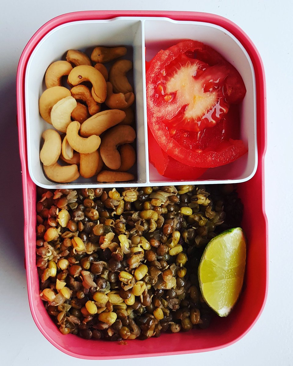 FamFoodFlavors's tweet photo. Monday lunch box be like.A healthy start to the day.Happy and healthy Monday to all. #MondayMotivation #MondayMorning #lunch #lunchbox  #lunchboxideas #HappyMonday #HealthyFood #Health #healthylifestyle #eathealthy #stayhealthy #sprouts #nuts #cashewnuts #tomatoes https://t.co/P7m8T4Q7XA