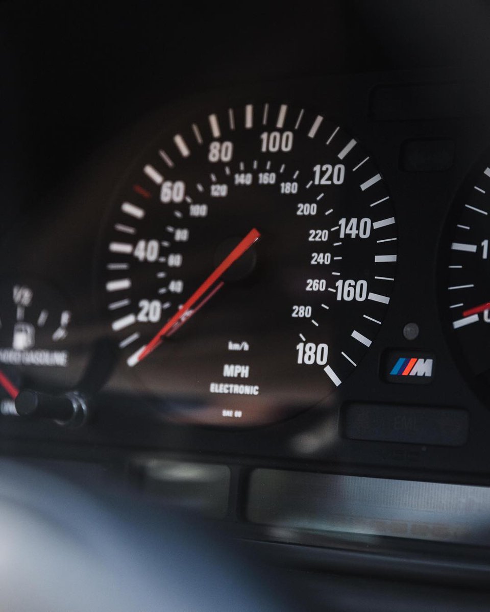 car_douche's tweet photo. BMW E34 M5⁣
The second-generation M5 was introduced with the S38B36 engine, which generated 311 HP and 360 Nm(266 lb-ft) of torque, 0-100 km/h acceleration in 6.3 seconds.

#bmw #e34 #m5 #e34m5 #mpower #bmwclassic #cardouche https://t.co/WMx9FvVreu