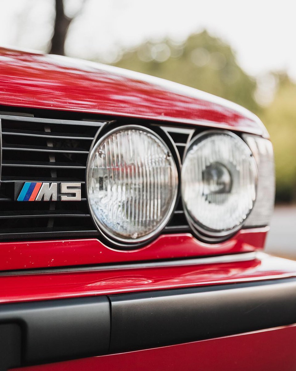 car_douche's tweet photo. BMW E34 M5⁣
The second-generation M5 was introduced with the S38B36 engine, which generated 311 HP and 360 Nm(266 lb-ft) of torque, 0-100 km/h acceleration in 6.3 seconds.

#bmw #e34 #m5 #e34m5 #mpower #bmwclassic #cardouche https://t.co/WMx9FvVreu