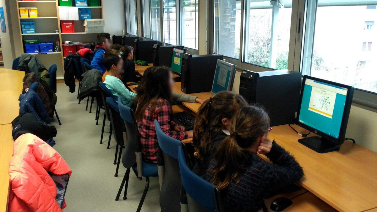 CPC_NUM_HG13's tweet photo. Une classe de CM1 de l'école du Pilat à St Gaudens ce matin au CADP (Centre d'Animation et de Documentation Pédagogique) pour le rallye 4 @calcul_TICE : 1h de calcul mental en binômes sans papier ni crayon. @eduscol_maths #mathématiques https://t.co/3yE9Ey3b2e