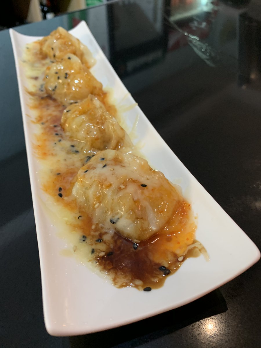green_sushi's tweet photo. ¿Las notas fundiéndose en tu boca? 🤤🤤🤤

¡Pásate por nuestro local renovado y saborea estas deliciosas gozyas gratinadas 🧀🧀 https://t.co/I4wQjtJbOC