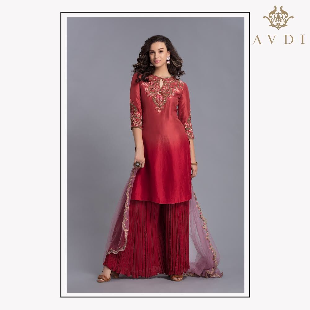 AVDI_TheLabel's tweet photo. Be the center of attraction in this Burgundy embroidered tunic with shaded palazzo pants.
To shop the look call us on +91-9910892268
.
.
#AVDI #fashion #designerwear #trousseau #celebritystyle #tunic #palazzo #blogger #trending #ootd #bollywoodstyle #fashionista #shopnow https://t.co/s3nQ8CltEi