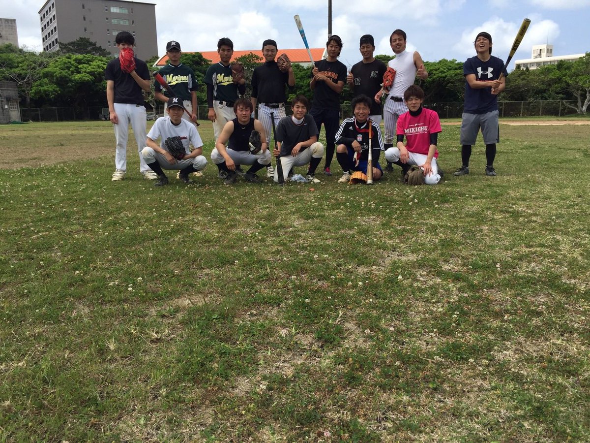 ryu_marines's tweet photo. 4年生が卒業してしまい活気が薄れているマリーンズに元気な1年生がたくさん入ってくれると嬉しいです！！！
まずは、はいさいパーティーの後にある食事会で色んな先輩と交流を深めるのはどうですか！？！？

沢山の参加お待ちしてまーす！
持ち物は元気のみです！ https://t.co/UjsOkX6GkT