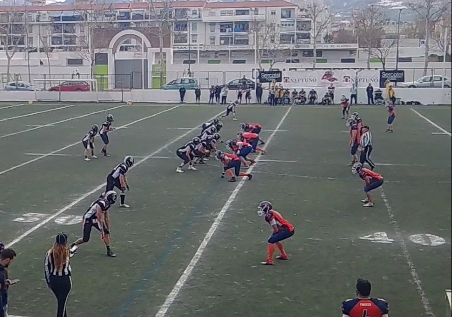 Chiky_67's tweet photo. El Baluarte. 
#americanfootball #footballamericano #football #defensiveteam #defense #Lions #Granada https://t.co/55OJCbCDpY