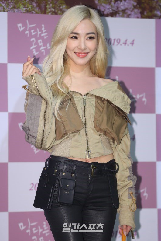 theseoulstory's tweet photo. 📸 SEOHYUN, TAEYEON, Hyoyeon and Tiffany Young at the VIP screening of movie 'Memories of a Dead End' supporting Choi Sooyoung ❤️ https://t.co/6jxfpI87U3