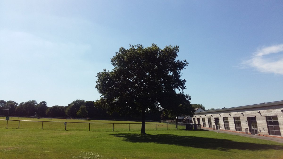 Kenteventcentre's tweet photo. Spring is definitely here & we are loving the blue skies. With all this outside space we can accommodate team building activities, trade events, music events and so much more! Contact our sales team for more info on 01622 630975 https://t.co/CCKJeU1xa1 #eventprofs #flexvenue https://t.co/etWMwh2Sqn