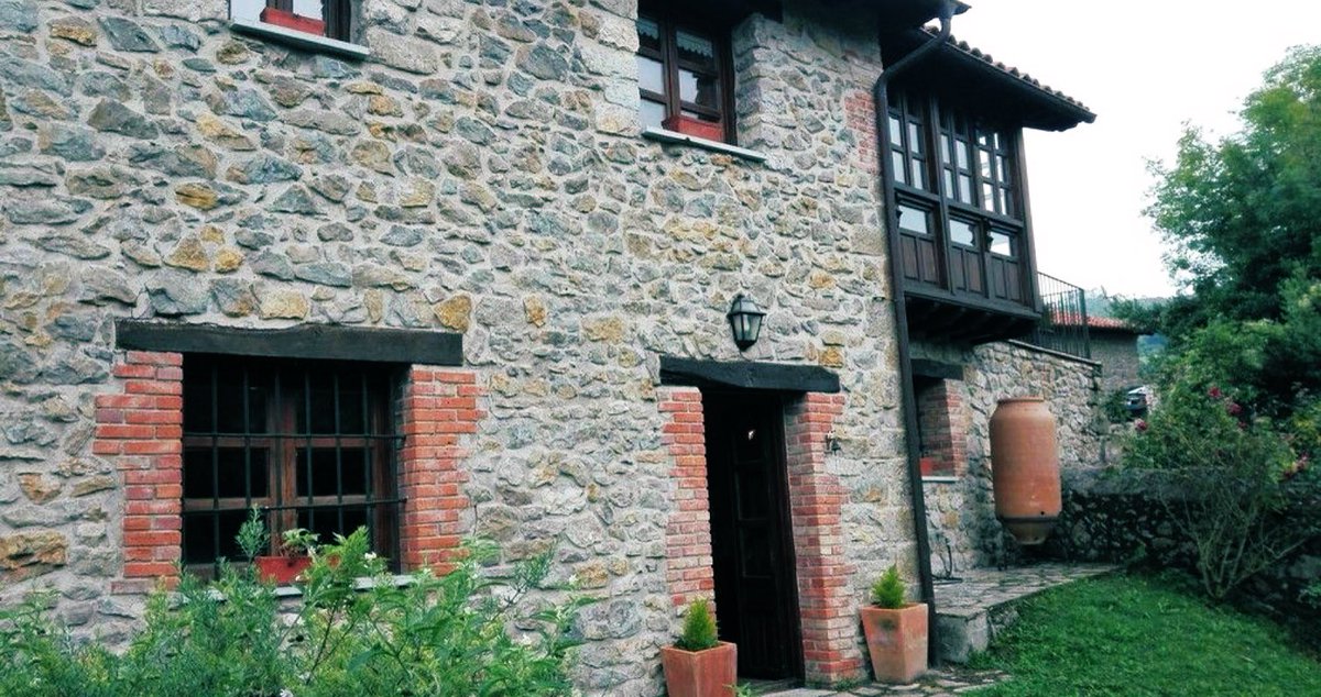 InmobiliariaMig's tweet photo. En Val de San Vicente. Preciosa casa de piedra, dispone de terraza, mirador y balcón. En plena naturaleza, entre el mar y la montaña. ¡Consulta todos los detalles en nuestra página web!
https://t.co/iw8jIWcSKf https://t.co/J5wWlZSh4R