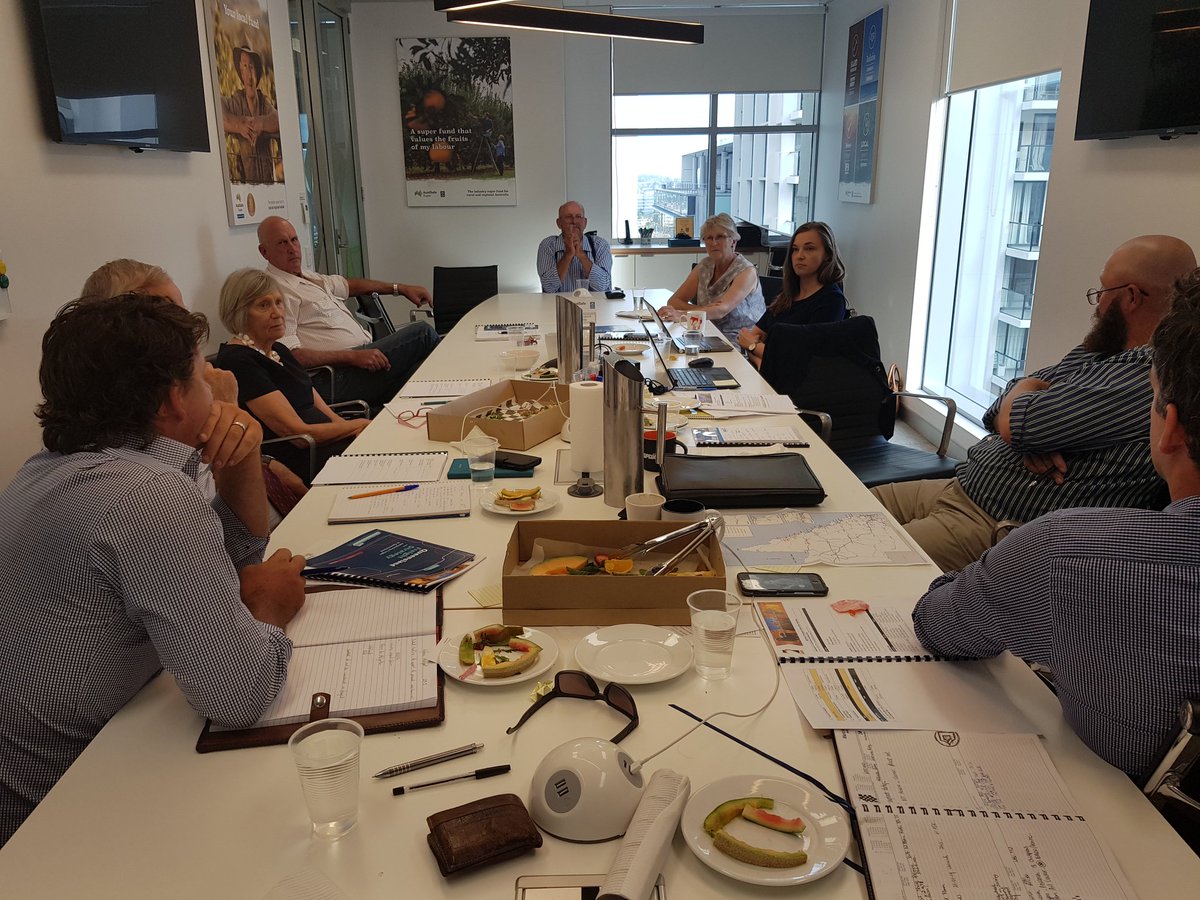 ameliashaw91's tweet photo. Busy day! We've had @NHVR, @TMRQld and now LRTAQ. In between all of that access, permits, regulation, freight routes and so much more have been discussed. @AgForceQLD @Maximiliane_H @_andersonjordan @jacko_leo @_andersonjordan https://t.co/5PuhYLLNnQ