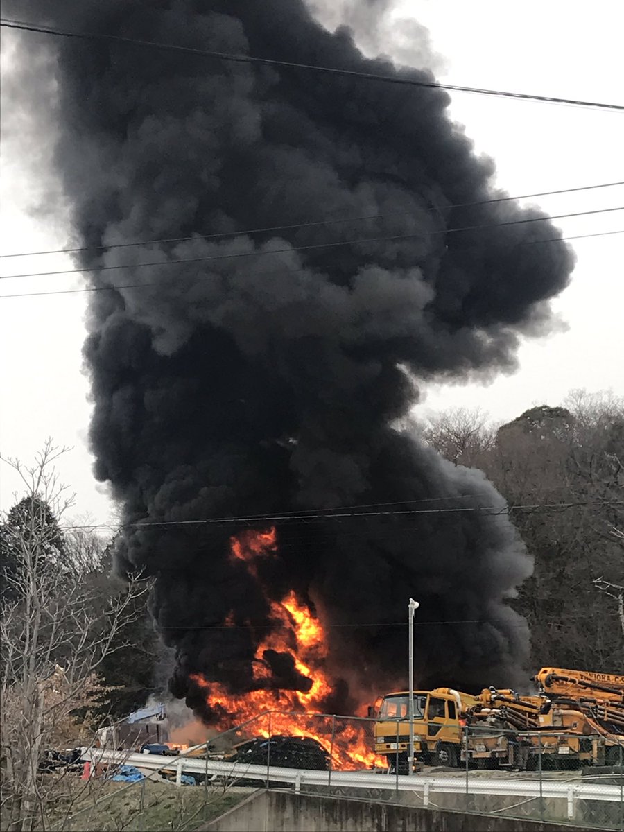 岡崎市稲熊町で火事が起きている現場画像