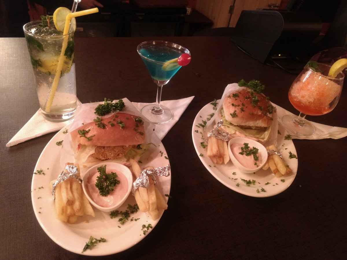 _BeerClub's tweet photo. "Good #Food For The Good Mood"

We, At #BeerClub Serve Varieties Of #FingerFoods &amp; Mouthwatering #Mocktails To Make Your Adda More Enjoyable.

If You Are In #Siliguri &amp; Looking For Perfect #AddaJoint In The City, Then Visit Us @ #CosmosMall Now!!

Enjoy Your #Adda With Us!! https://t.co/D3LdLZDlhg