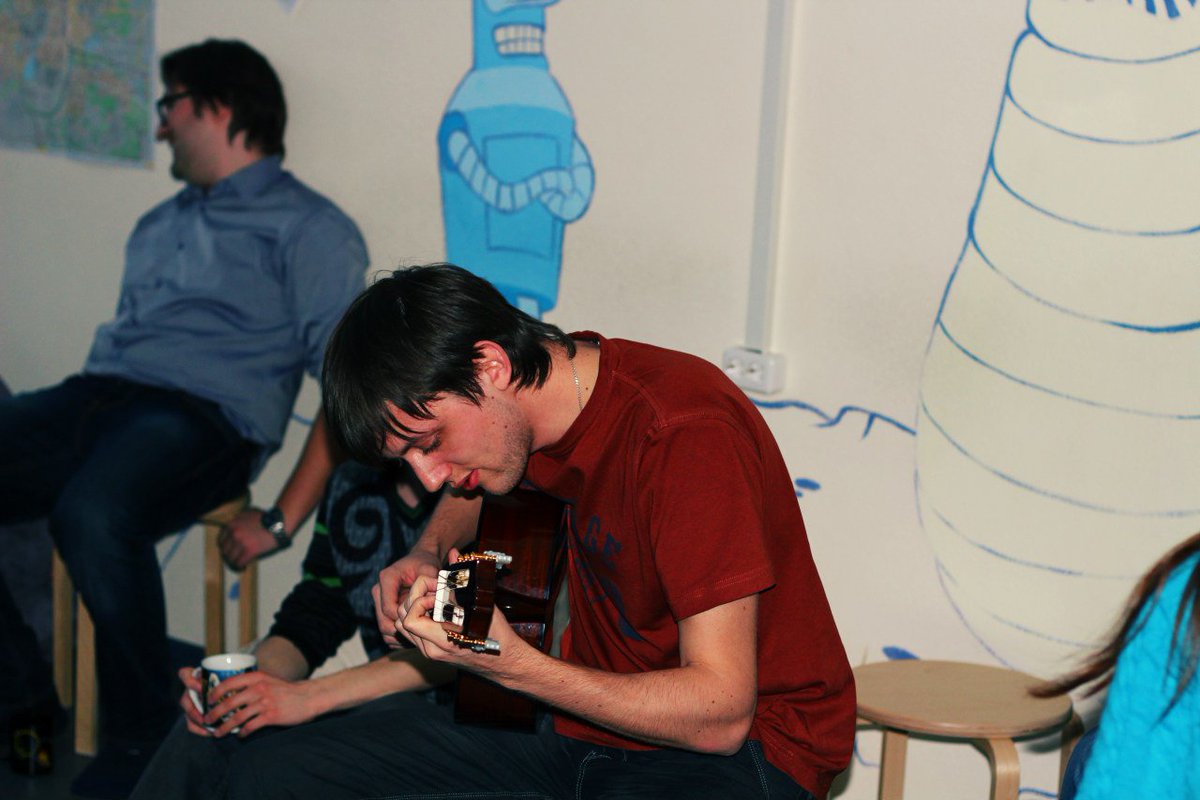 leonov_eugene's tweet image. I have been playing guitar for more than 10 years. 😌
Huh, sometimes I think that it&apos;s the reason for my high-speed code writing)