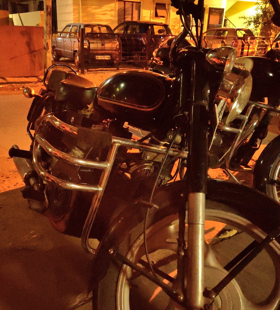 ranjith_ronji's tweet photo. @royalenfield #RoyalEnfieldBullet
#RoyalEnfield #BulletClub #dieselbullet #1973_model_bullet

Diesel bullet

More then 10lc + km and still running https://t.co/dk34l6jG8s