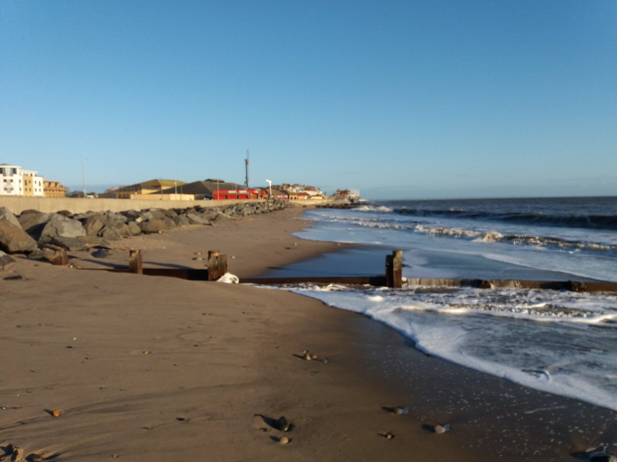 ENGLISHFUTURES's tweet photo. Refreshing #MondayMorning for #Hornsea. Vivid azure sky. #ViewYorkshire #BBCWthrWatchers #BBCEngland #Yorkshire #MyPlasticPledge #PlasticFreeHornsea https://t.co/aRWciWDiFI
