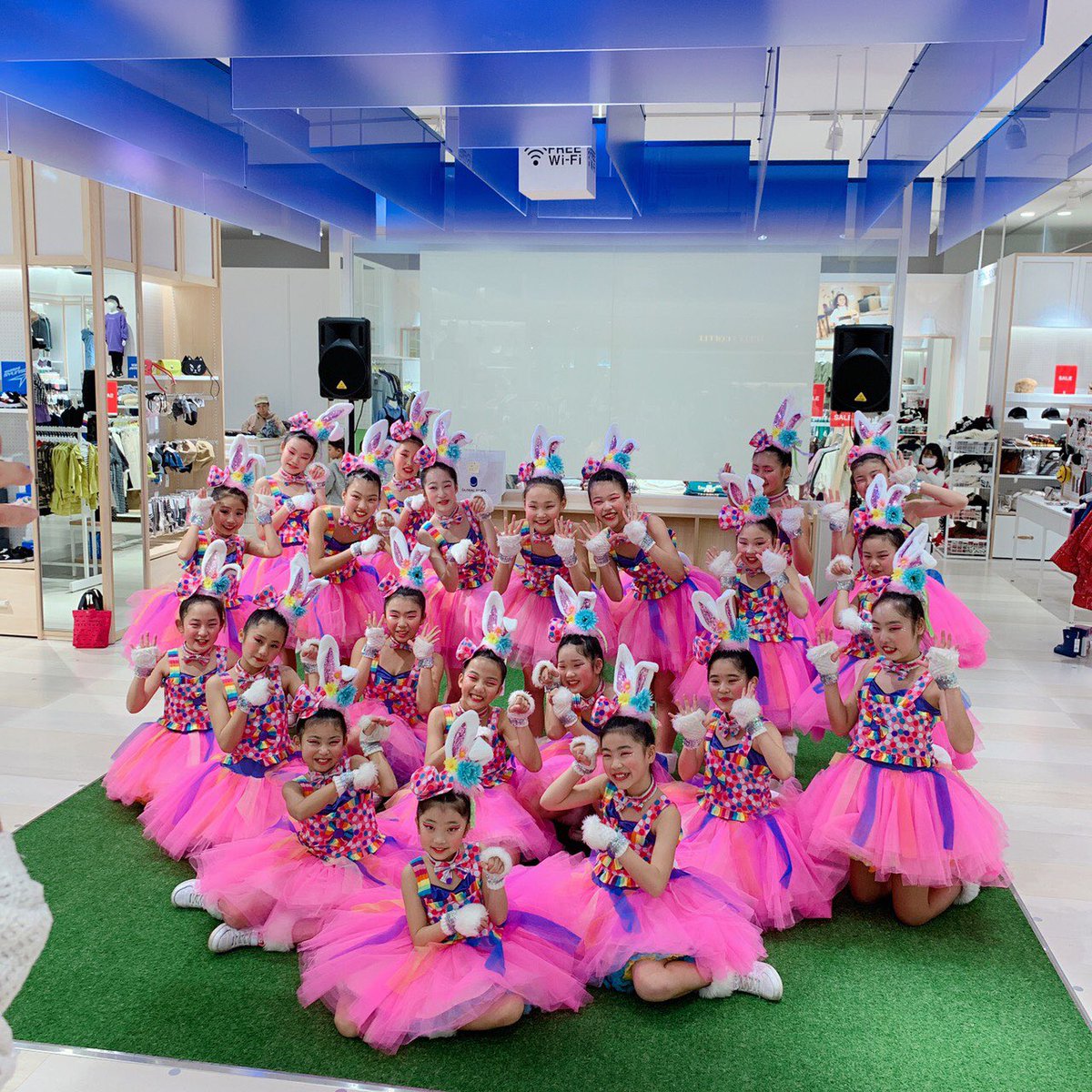 dreams34643037's tweet photo. ティンカーベル

3月31日(日)横浜赤レンガ倉庫★PERFORMANCE SHOWCASE★

赤レンガ倉庫1号館3Fホール

11:00〜
【1部 オープニング】
招待チームで出演させて頂きます😍❤️
10分強のlong performance致します❤️

#ティンカーベル
#PERFORMANCESHOWCASE https://t.co/phBrKJGNQN